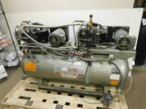 lot 1687 image: High Quality Air Oil Less Series Model # STD030332