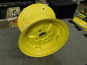 lot 1699 image: Genuine John Deere OEM Wheel #TCA17307