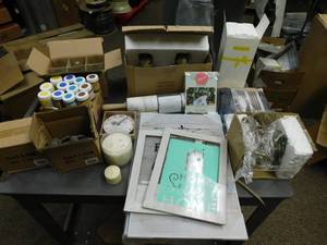 lot 1732 image: Lot of Misc Home Dcor Items Not Tested Unknown Condition Inspect