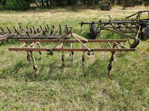 lot 17 image: 3 PT Cultivator