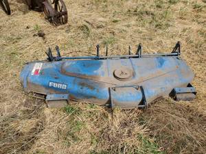 lot 26 image: Ford 5ft Mower Attachment