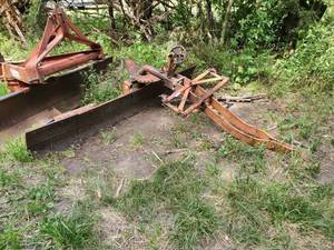 lot 31 image: Allis Chalmers Angle Blade 6ft Plus Wing