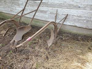 lot 34 image: Horse Drawn Single Bottom Plow