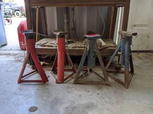 lot 37 image: Jacks