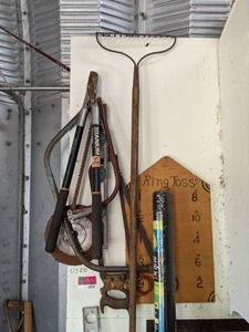 lot 39 image: Power-Lever, Saws, Level And More