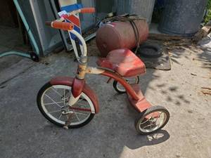 lot 130 image: Western Flyer Tricycle
