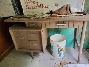 lot 1179 image: Old Wood Desk