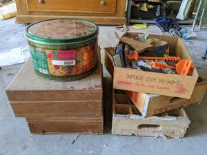 lot 89 image: Pepsi Cola Carriers, Silverware Storage Boxes, Top Groove Piston Rings And More