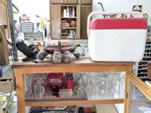 lot 93 image: Contents Of Shelving, Assorted Vinyl Records, Sundae Glasses, Japanese Vases And More
