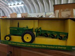 lot 175 image: John Deere 3020 Tractor