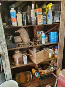 lot 1001 image: Contents Of Shelf