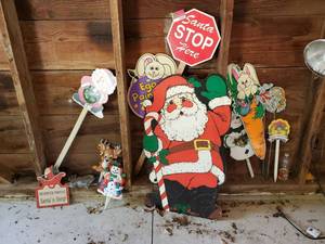 lot 1010 image: Outdoor Christmas Signs