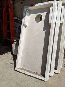 lot 1013 image: Bean Bag Toss Game