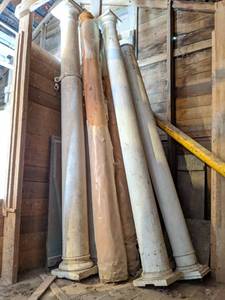 lot 1018 image: (6) 8Ft Beams