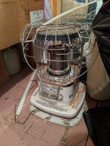 lot 1021 image: Contents Of Room, Grill Not Included
