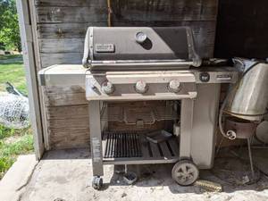 lot 1025 image: Weber Genesis II Special Edition Grill