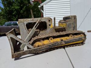 lot 1039 image: Assorted Toys, Tractor And More