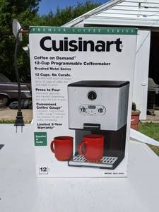 lot 1040 image: Cuisinart Coffee On Demand 12 Cup Programmable Brewer