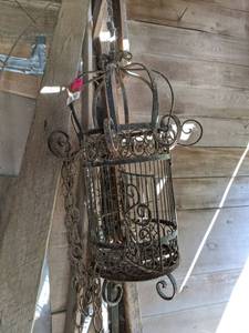 lot 1047 image: Birdcage
