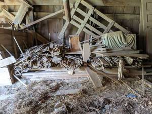 lot 1056 image: Lot Of Old Barn Trim