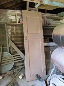 lot 1068 image: Door And 7ft Ladder