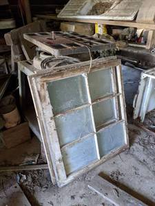 lot 1069 image: Old Windows, Router Table