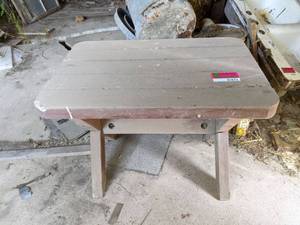 lot 1073 image: Table