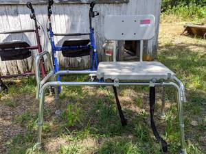 lot 1081 image: Eagle Adjustable Medical Bench