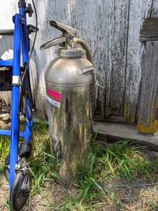 lot 1083 image: Fire Extinguisher