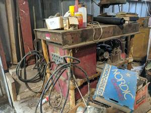 lot 1098 image: Work Table With 200 Amp Handy-Dany Arc Welder Model 3098, Contents Not Included