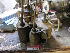 lot 1106 image: Oil Cans