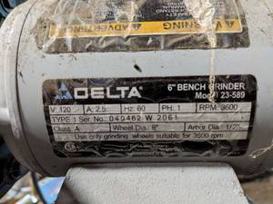 lot 1112 image: Delta 6 Inch Bench Grinder