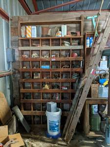 lot 1113 image: Wall Of Assorted Tools