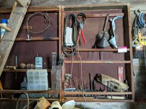 lot 1118 image: Contents Of Wall