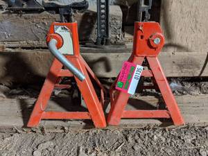 lot 1135 image: 3 Ton Lift Stands