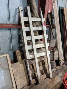 lot 1139 image: Scrap Wood