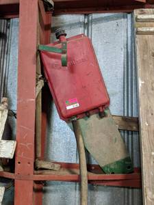 lot 1140 image: Farmhand Gas Container