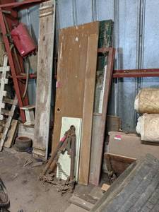 lot 1141 image: Assorted Doors