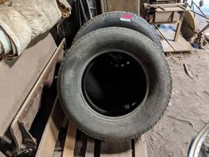 lot 1144 image: Assorted Tires