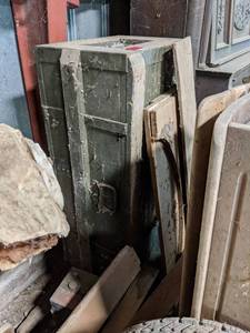 lot 1148 image: Large Wooden Chest