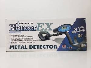 lot 73109 image: Bounty Hunter Pioneer EX Metal Detector