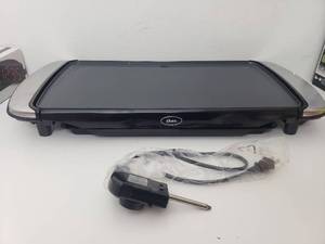 lot 73171 image: Oster DuraCeramic Griddle Warming Tray