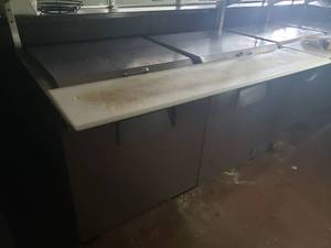 lot 4858 image: True TSSU-60-24M-B-ST 60 inch megatop prep table