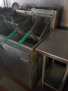 lot 4872 image: 40 lb nat gas fryer