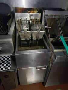 lot 4873 image: Dean 40 lb nat gas fryer