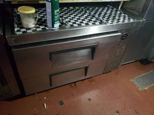 lot 4875 image: True 36 inch refrigerated equipment stand