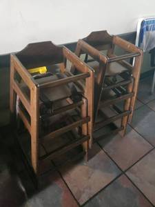 lot 4904 image: (4) high chairs