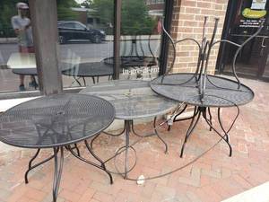 lot 4908 image: (4) outdoor round patio tables