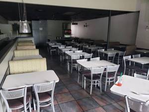 lot 4948 image: Lot of booths in dining room