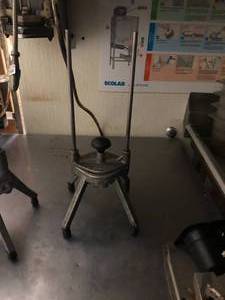 lot 4971 image: Lemon wedger